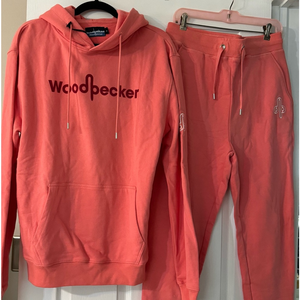 Woodpecker Coral Unisex Hoodie And sweats size medium new with tags